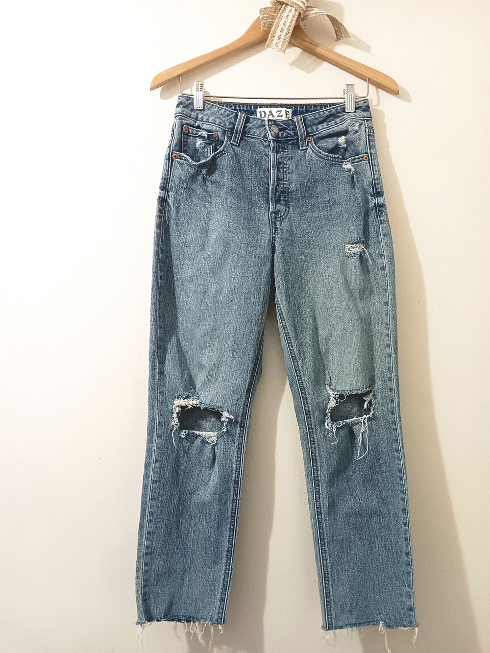 Daze High Rise Tough Love Distressed Frayed Hem Ankle Crop Straight Leg Jeans 25